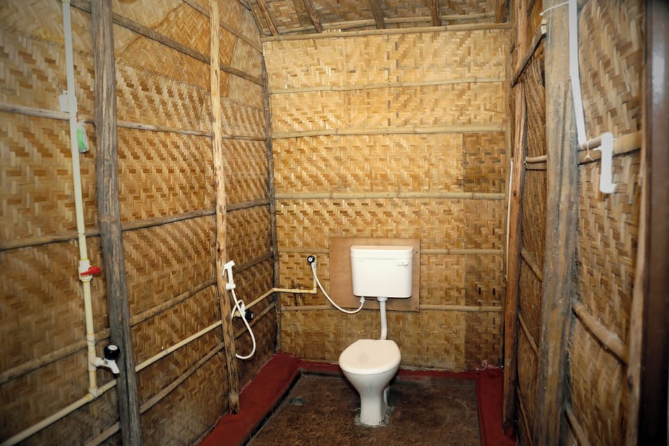Family Triple Room | Bathroom | Shower, towels, soap, shampoo
