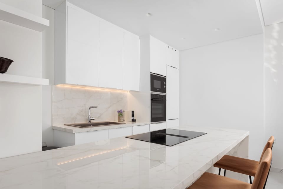 Deluxe Apartment, Balcony, City View | Private kitchen | Full-size fridge, microwave, oven, stovetop