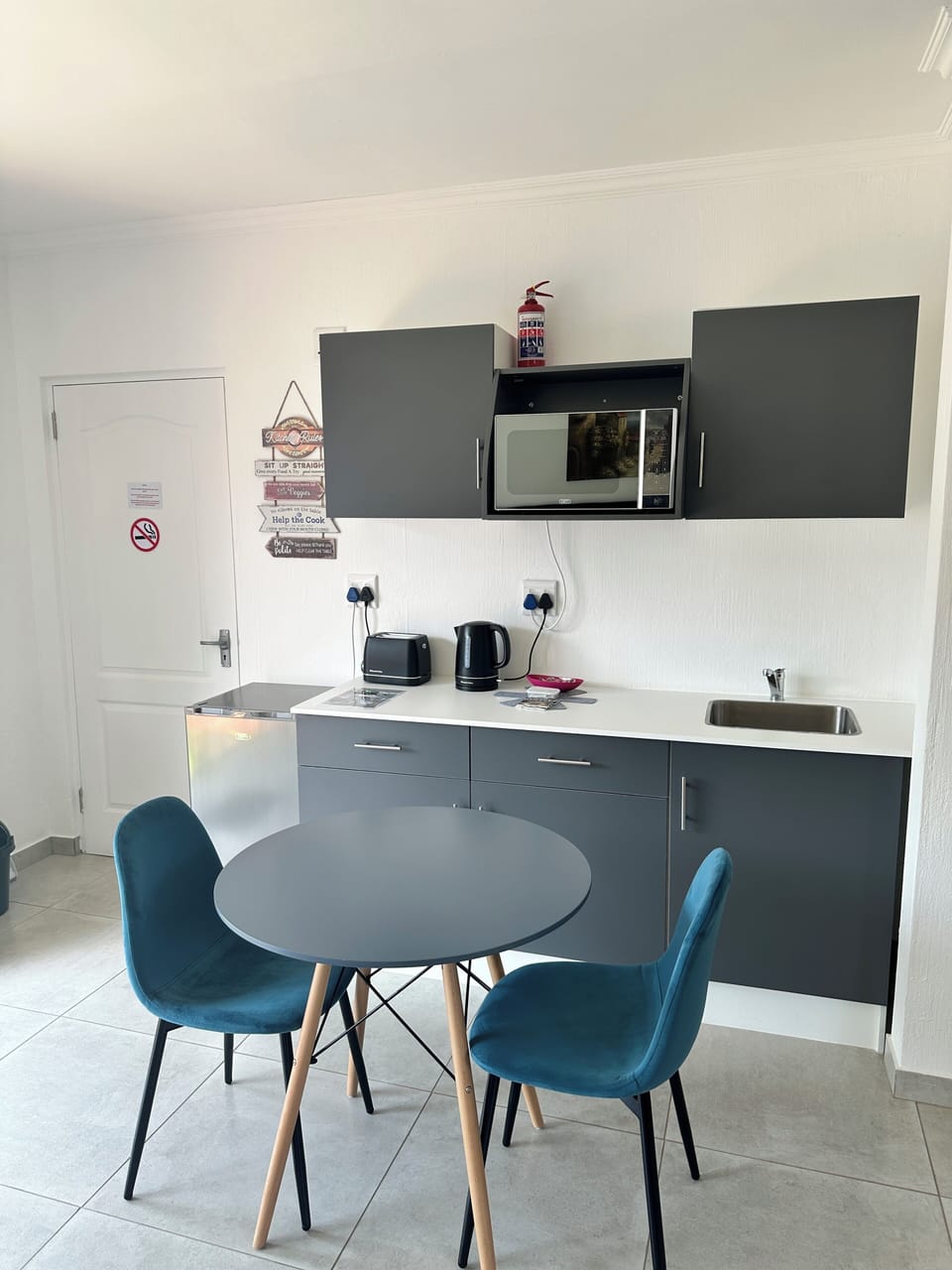Executive Suite | Individually furnished, desk, laptop workspace, iron/ironing board