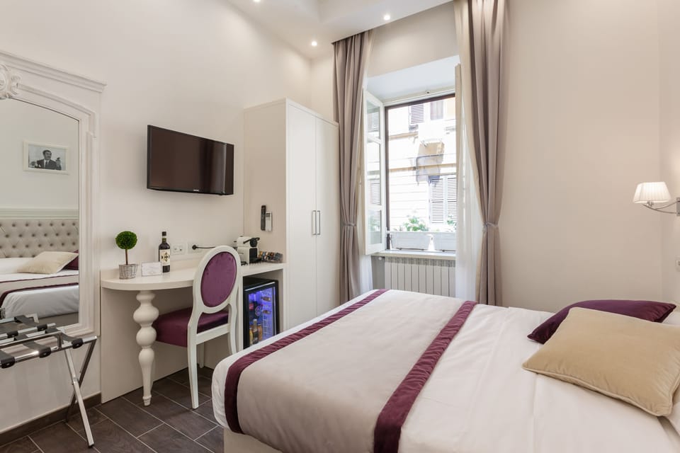 Double Room | In-room safe, desk, soundproofing, iron/ironing board