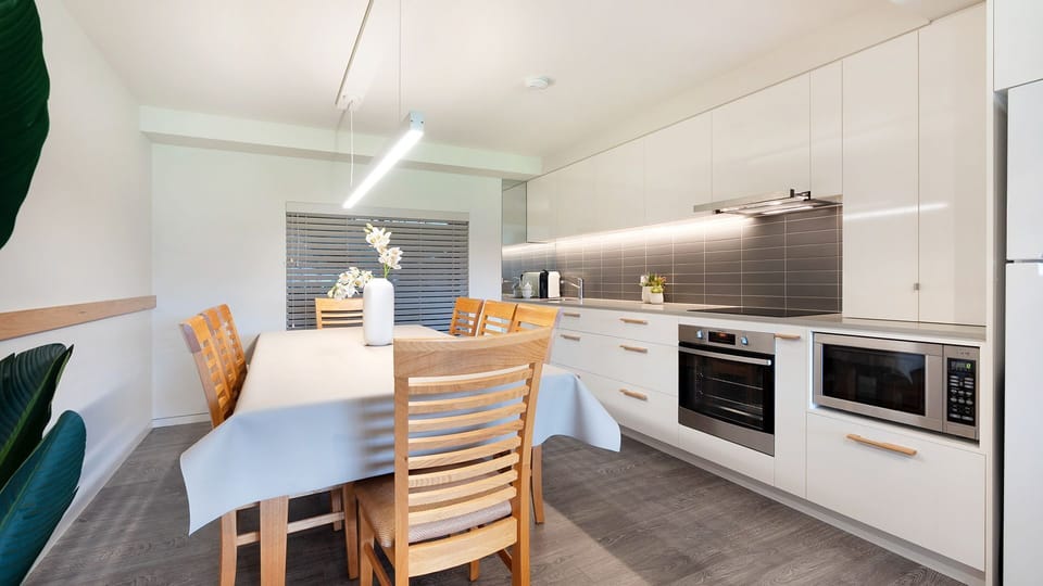 Surf N Turf | Downstairs full kitchenette | Second dining area 