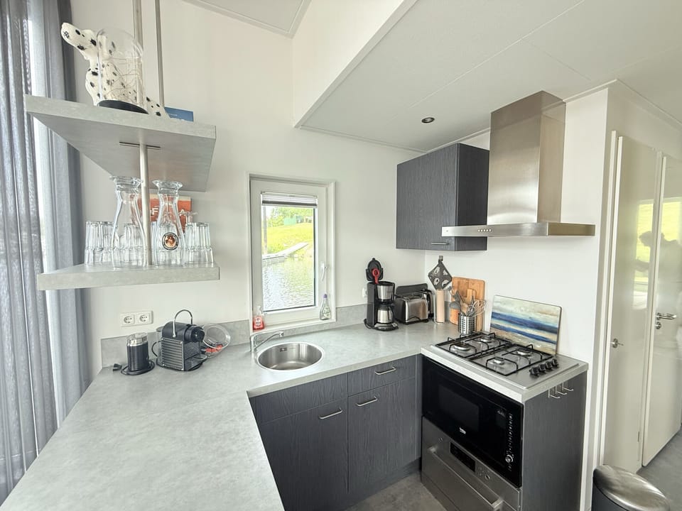 Kitchen - Maasterp - Woonboot 1