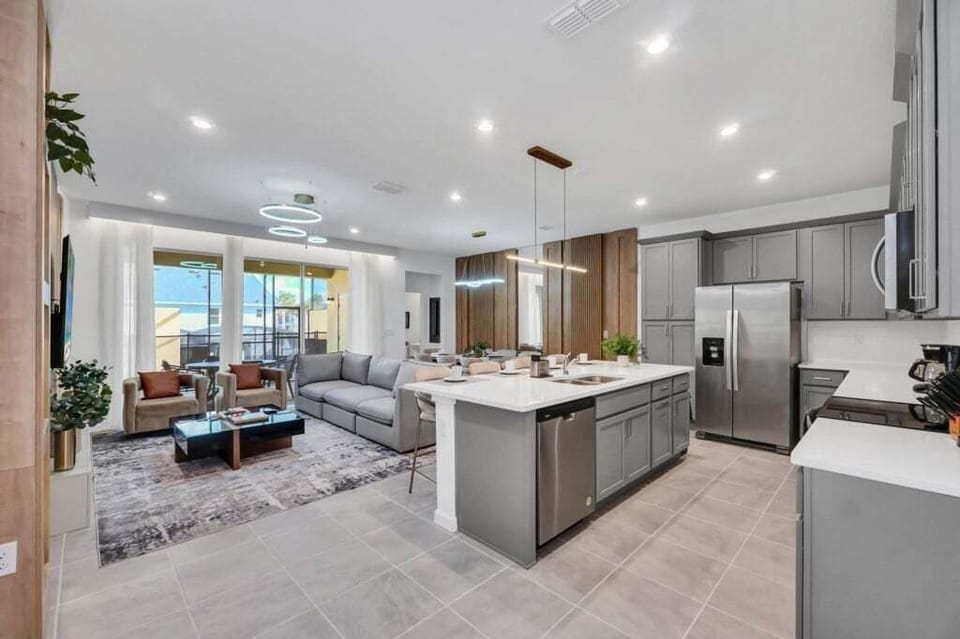 Townhome, 5 Bedrooms | Interior