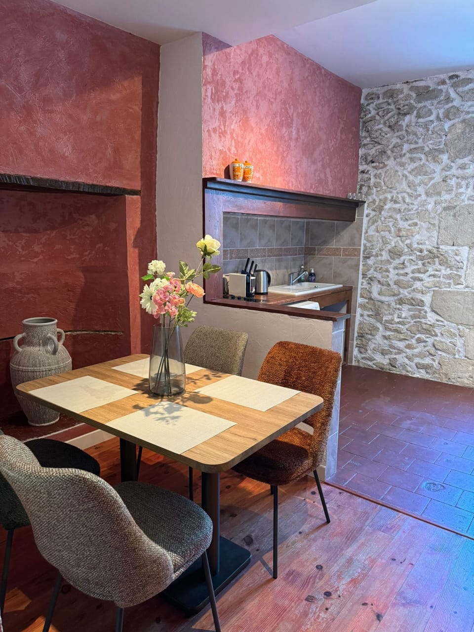 Deluxe Apartment, 2 Bedrooms, Non Smoking, Pets Not Allowed | In-room safe, soundproofing, iron/ironing board, free WiFi