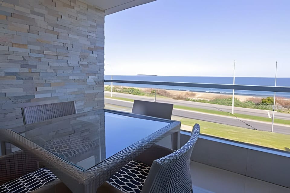 Apartment | Outdoor dining