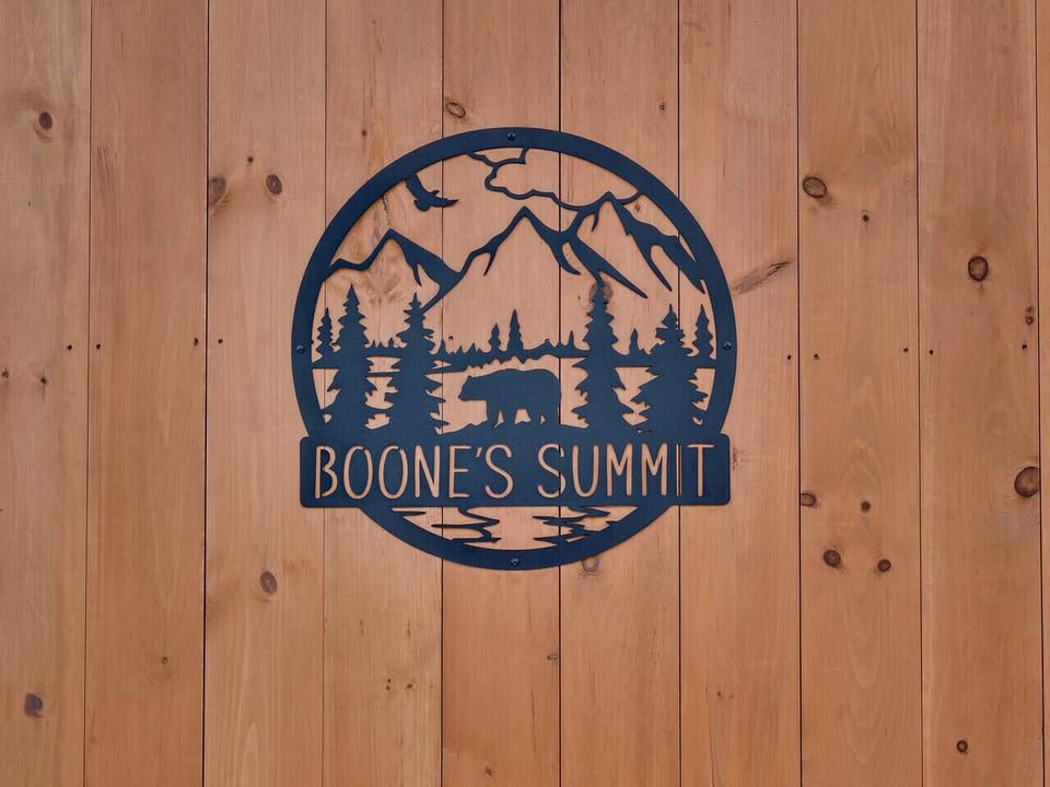 Welcome to Boone`s Summit.