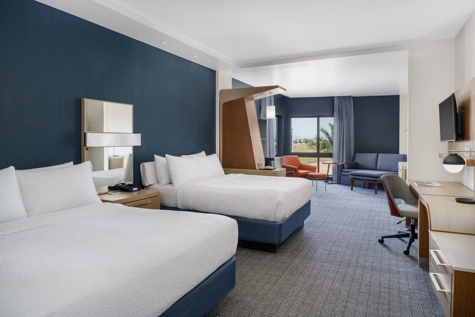 Premium bedding, in-room safe, desk, iron/ironing board