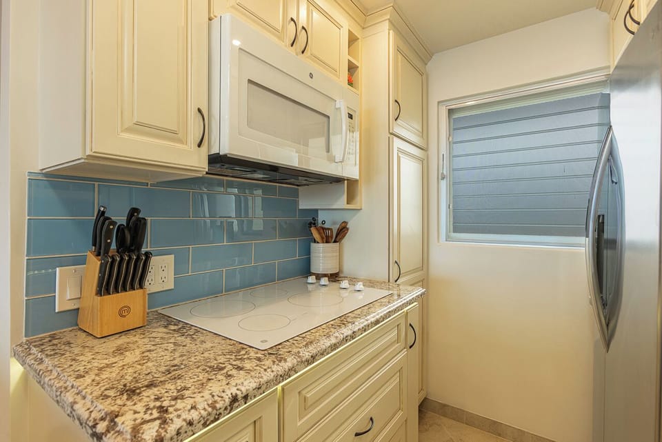 From breakfast to sunset dinners, this kitchen has you covered