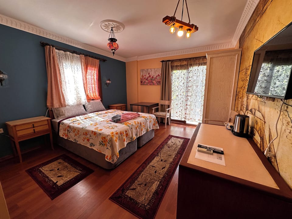 Comfort Double Room | Individually decorated, individually furnished, desk, laptop workspace