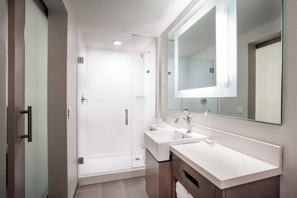 Shower, free toiletries, hair dryer, towels