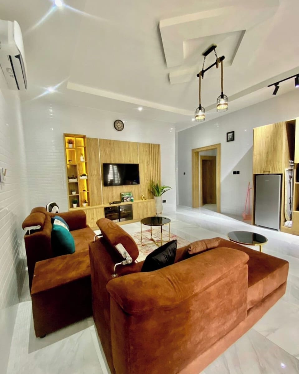 Comfort Apartment, Balcony, City View | Living area