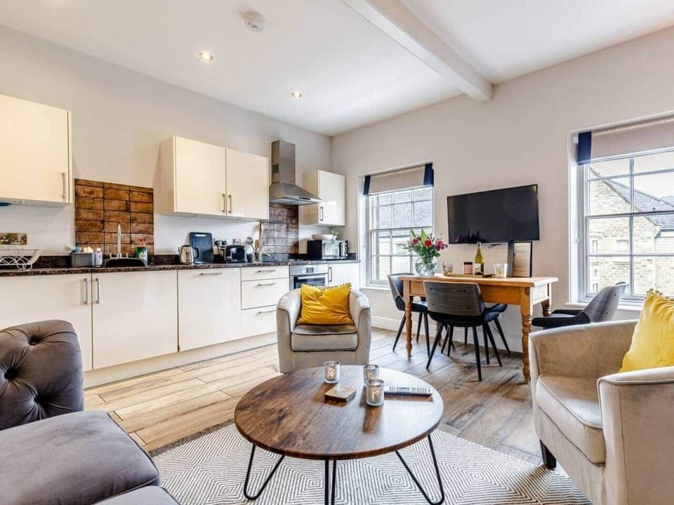 Bright, Airy & Modern Space in Central Bakewell