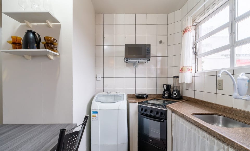 Basic Apartment | Private kitchen | Cookware/dishes/utensils