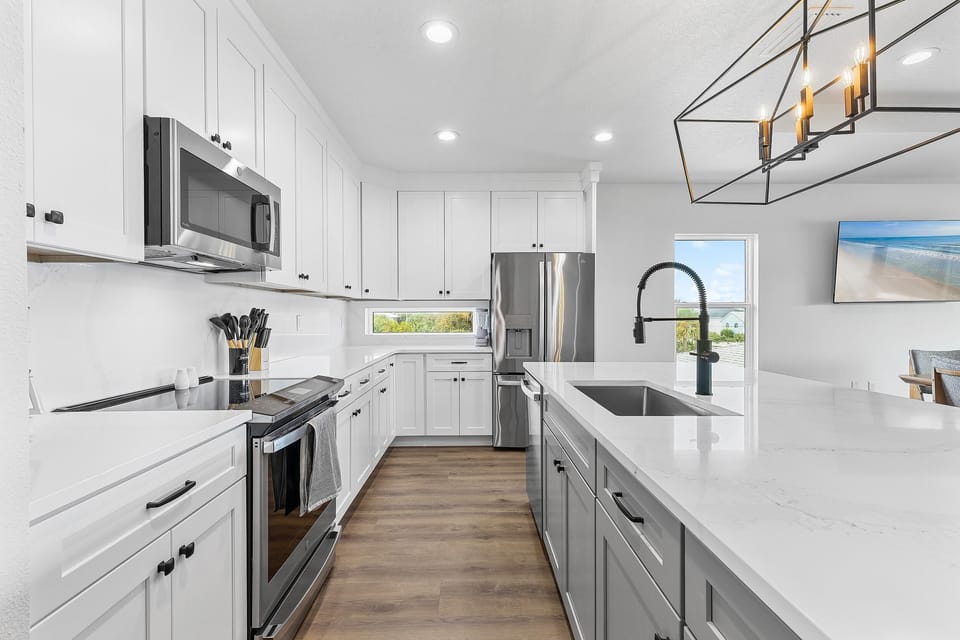 House, Multiple Beds (Flip Flop Living North) | Private kitchen | Oven, toaster