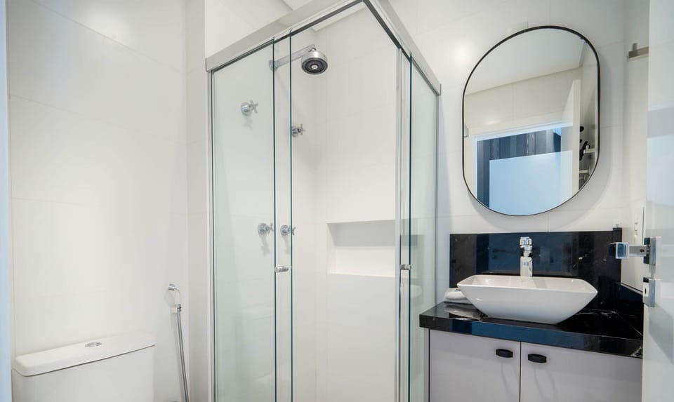 Basic Apartment | Bathroom