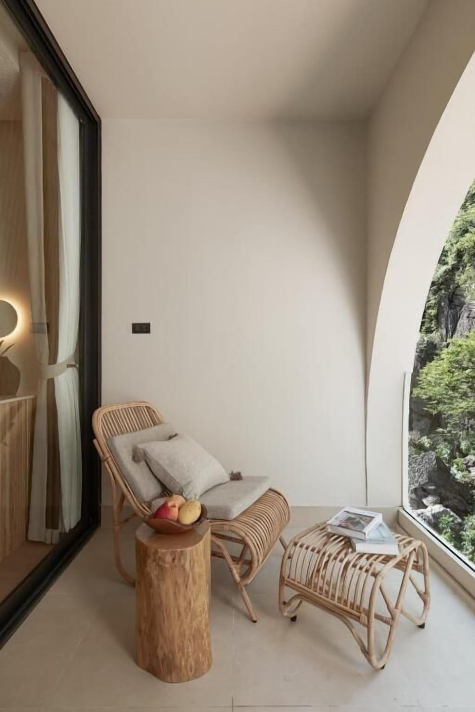  King Room with Balcony | Interior