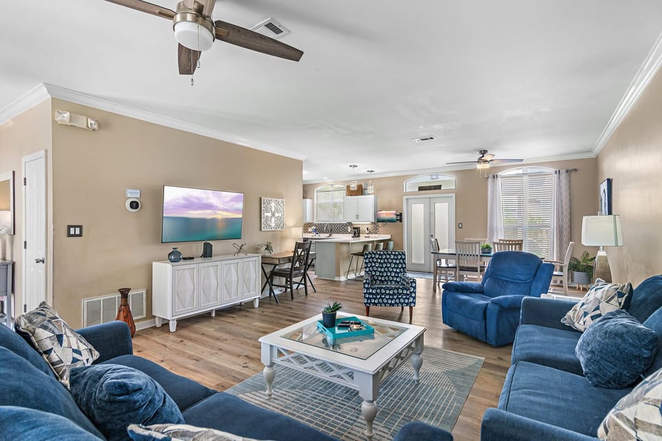 House, Multiple Beds (Emerald View) | Living area