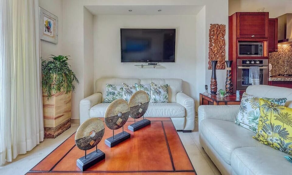 Condo, 1 King Bed, Hot Tub (V399 505) | Living area