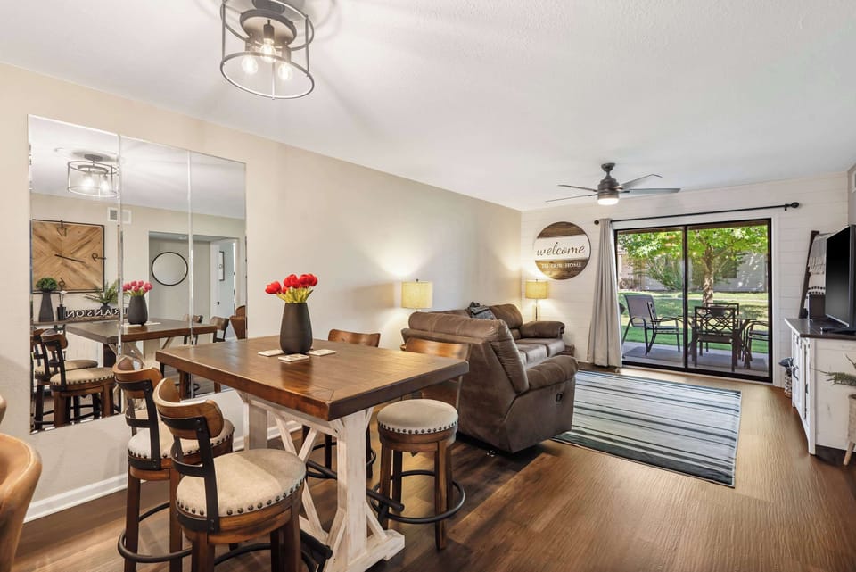 Condo, Multiple Beds, Patio, Garden View (Coffman Escape) | Dining