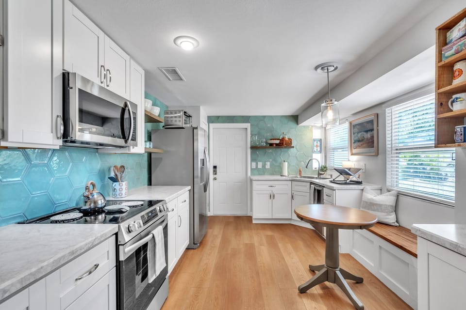 Fully renovated kitchen, stocked for real cooking - coffee bar & breakfast nook