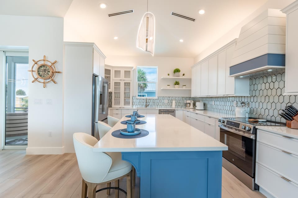 House, Multiple Beds (Sun Kissed Villa) | Private kitchen