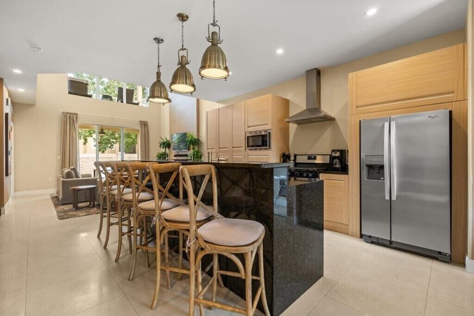 7633 Recife Dr (08).jpg