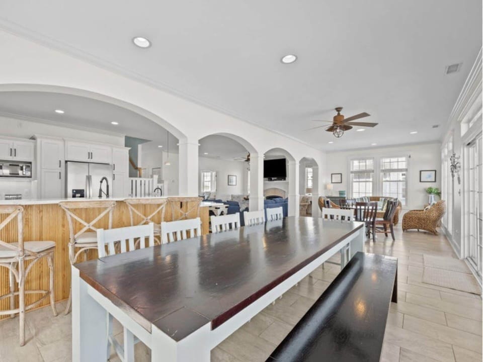Studio (Multiple Bedrooms) | Property amenity