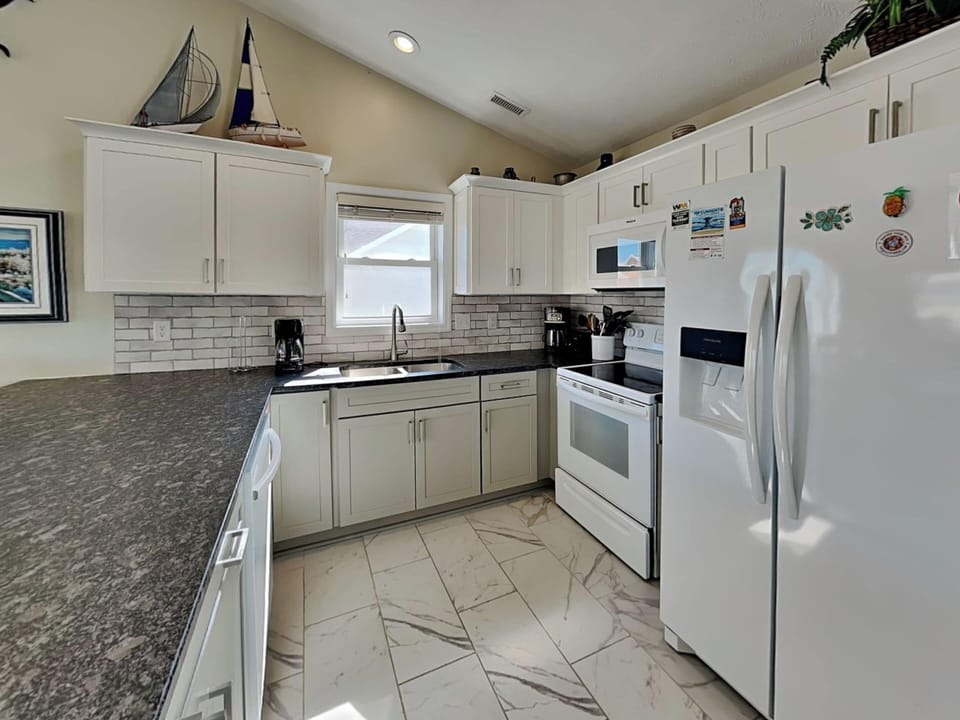 Studio (4 Bedrooms) | Property amenity