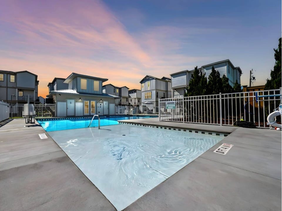 Studio (3 Bedrooms) | Property amenity