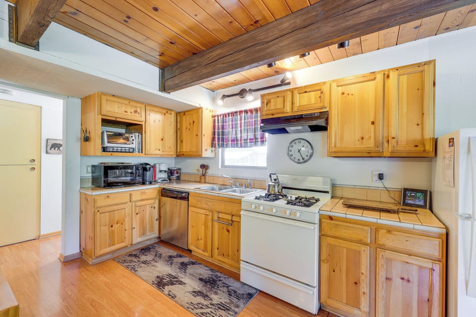 Kitchen | 1st Floor | Dishware/Flatware | Cooking Basics
