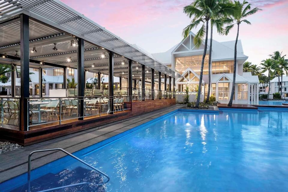 The Deck at Sheraton Mirage Resort