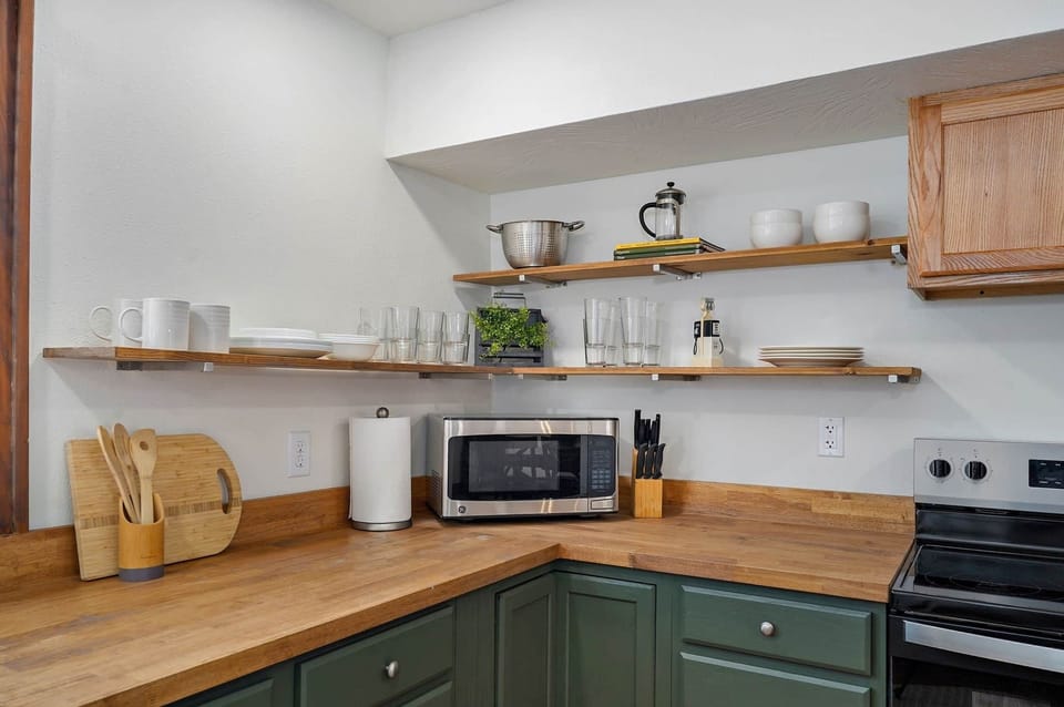 112 E Pine St-10