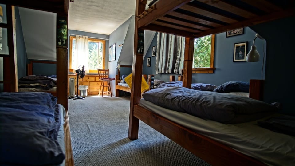 Shared Dormitory, Shared Bathroom (Single Bed) | Bed sheets