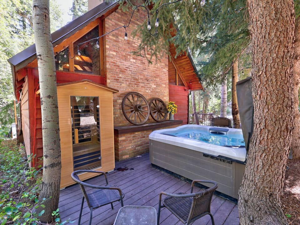 Hot Tub and Infrared Sauna
