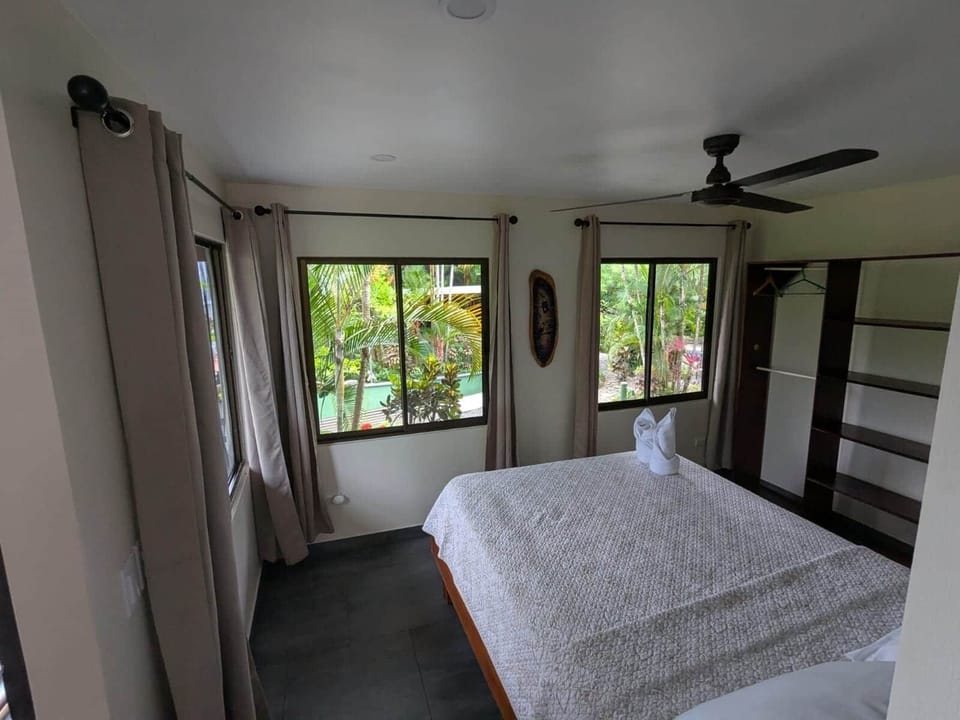 1 Bed Villa with Queen Bed