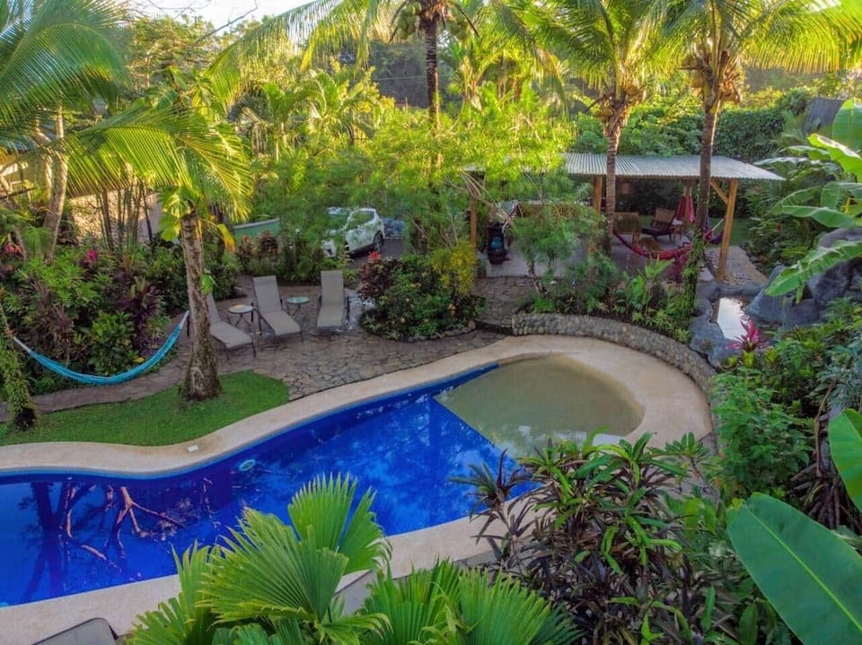 Beach entry pool 