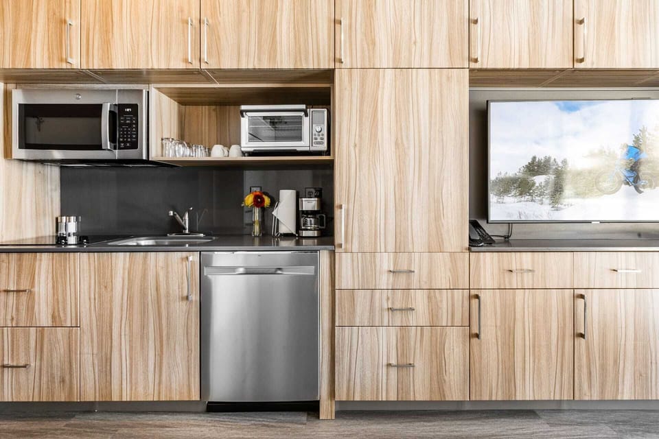 Full-size galley kitchen for snacks and meals