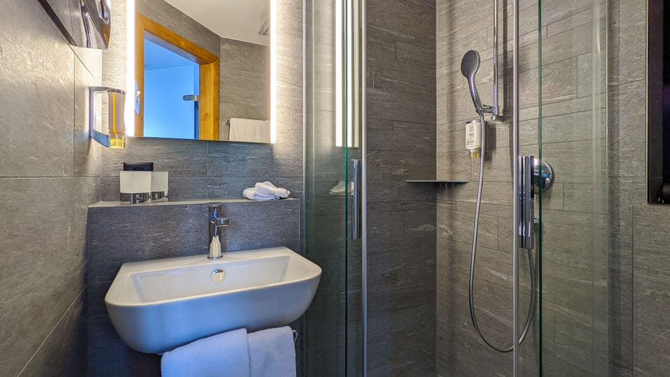 In-room safe, free WiFi, bed sheets