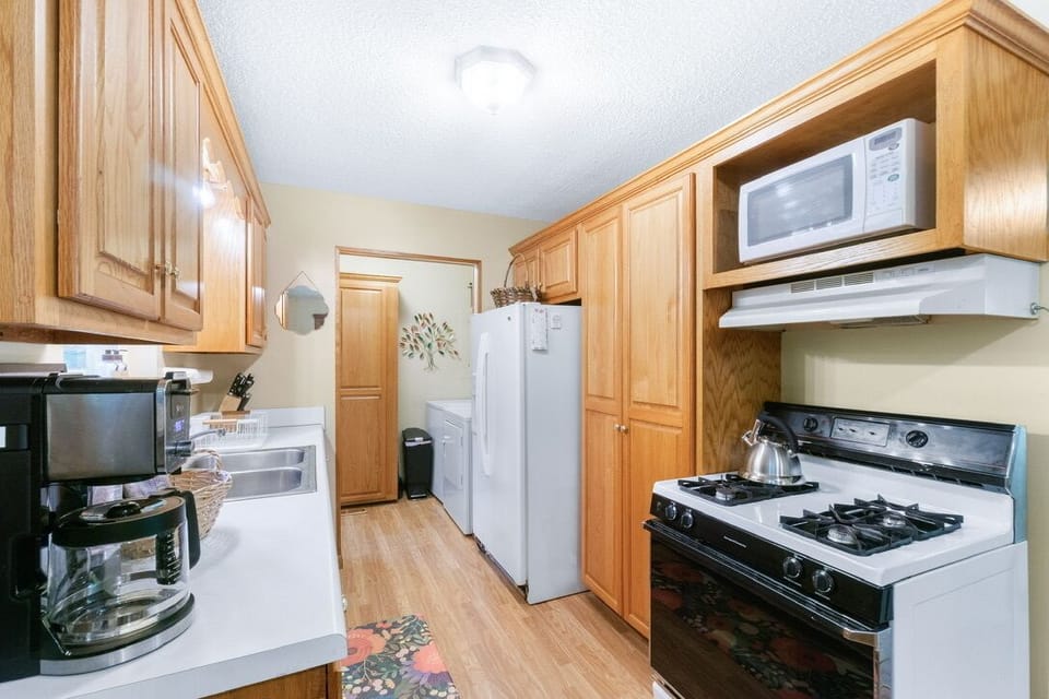 Full kitchen—everything you need for simple family meals