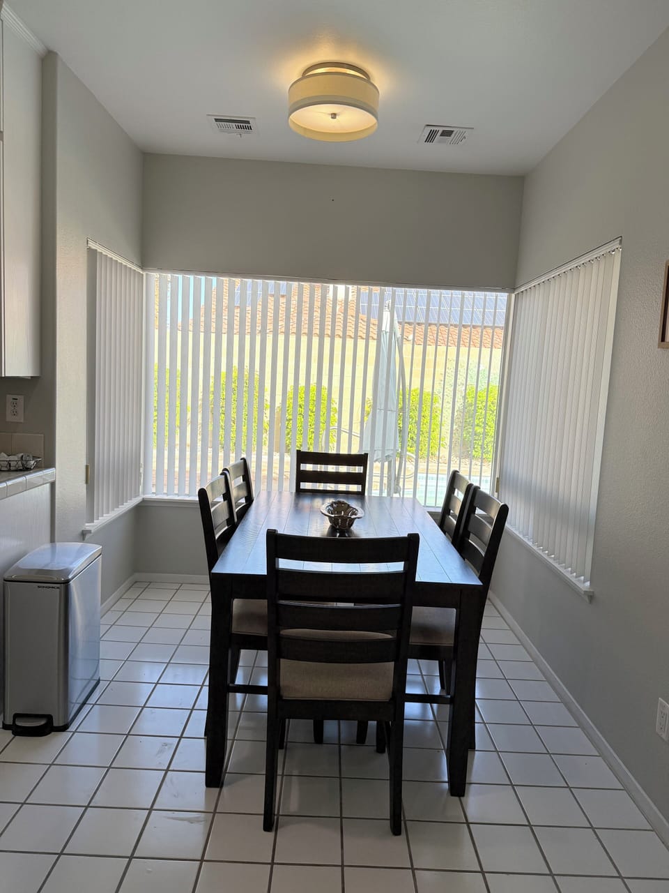 Kitchen seating area for 6