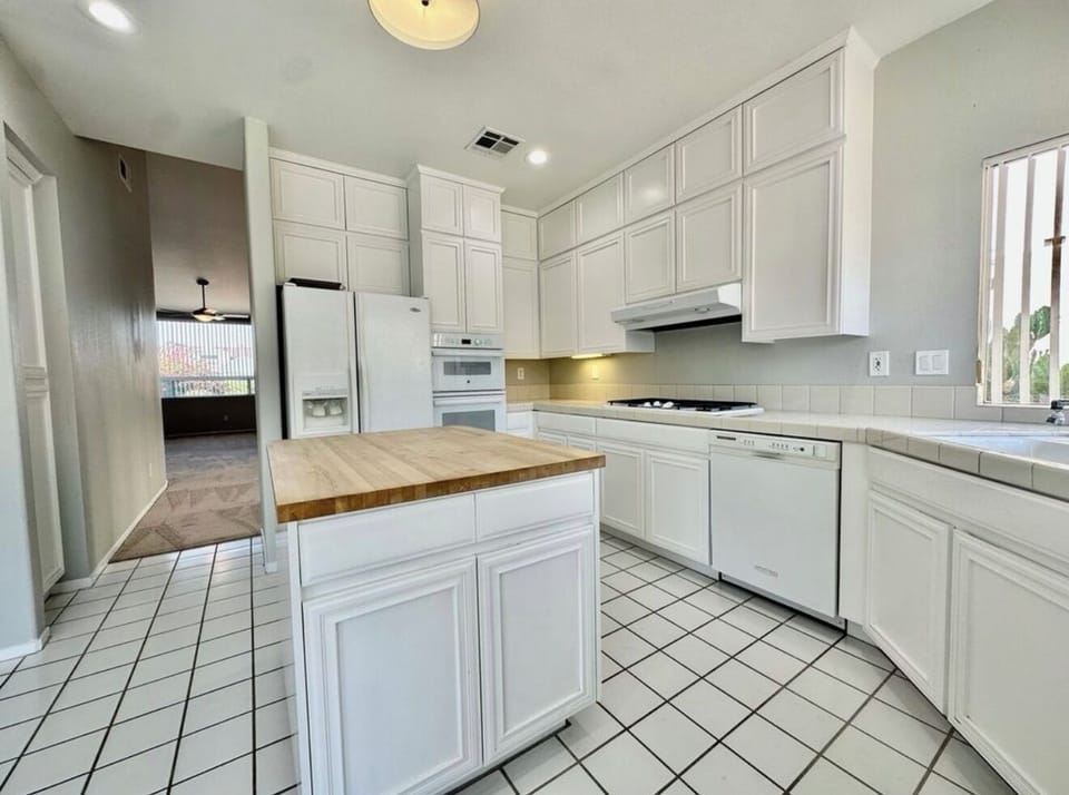 Kitchen with island