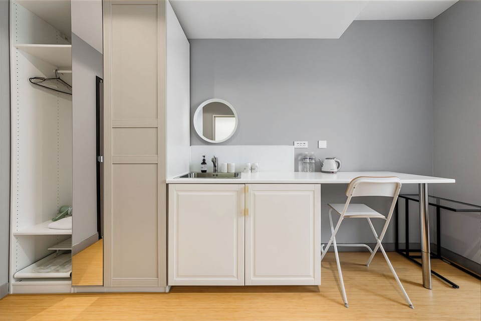 Economy Twin Room | Desk, WiFi (free)