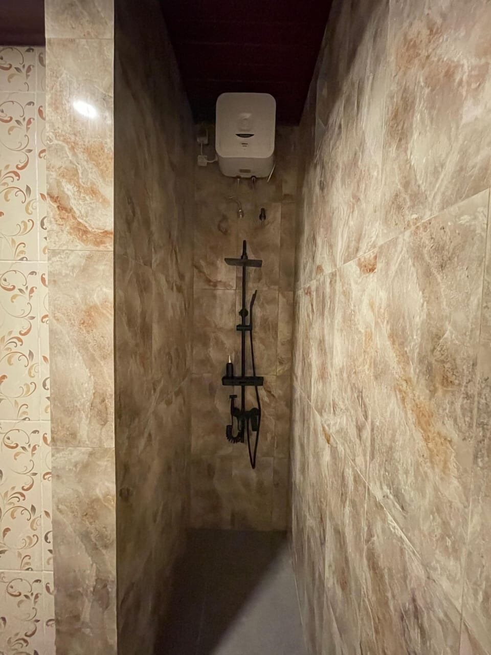Superior Double Room, Balcony, Pool View | Bathroom | Free toiletries, bidet, towels, soap