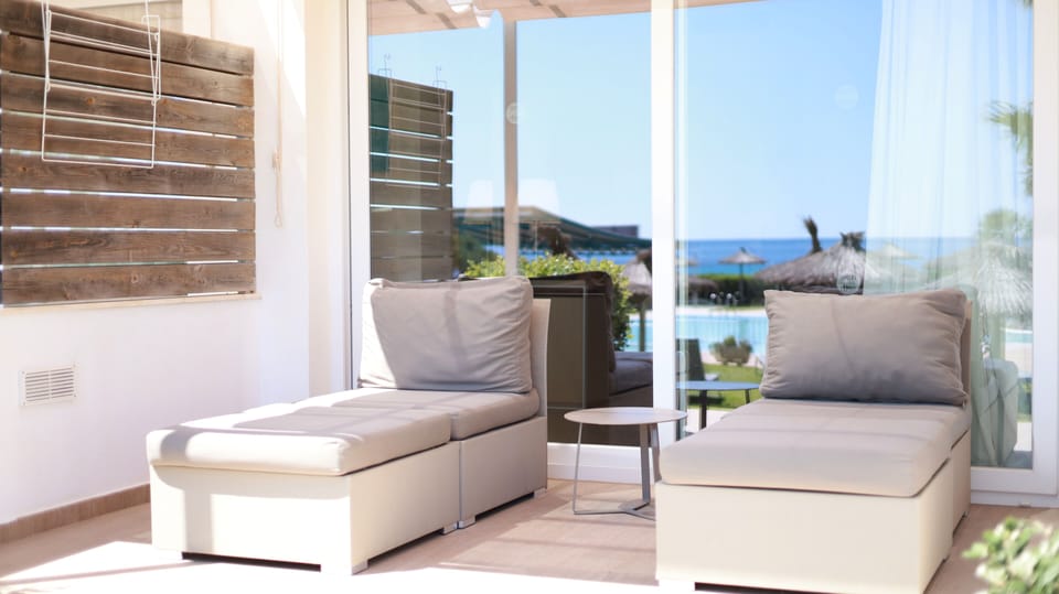 Superior Double Room, Garden View | Terrace/patio