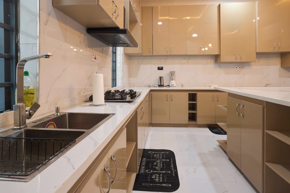 Duplex, Balcony, City View | Private kitchen | Microwave, cookware/dishes/utensils