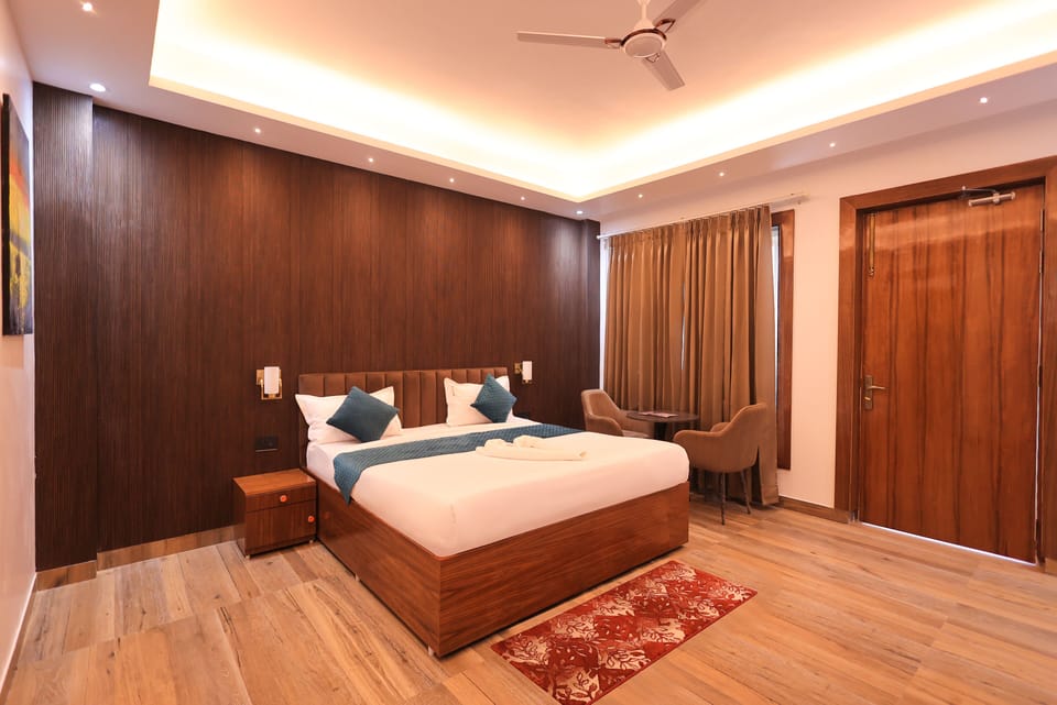 Deluxe Room, Mountain View | Free WiFi, bed sheets