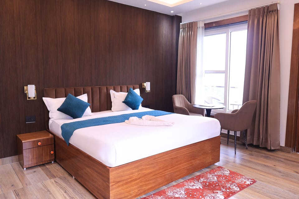Deluxe Room, Mountain View | Free WiFi, bed sheets