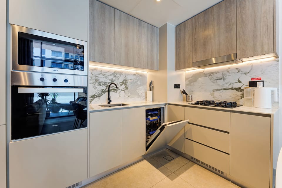 Comfort Apartment, City View | Private kitchen | Espresso maker, coffee/tea maker, electric kettle