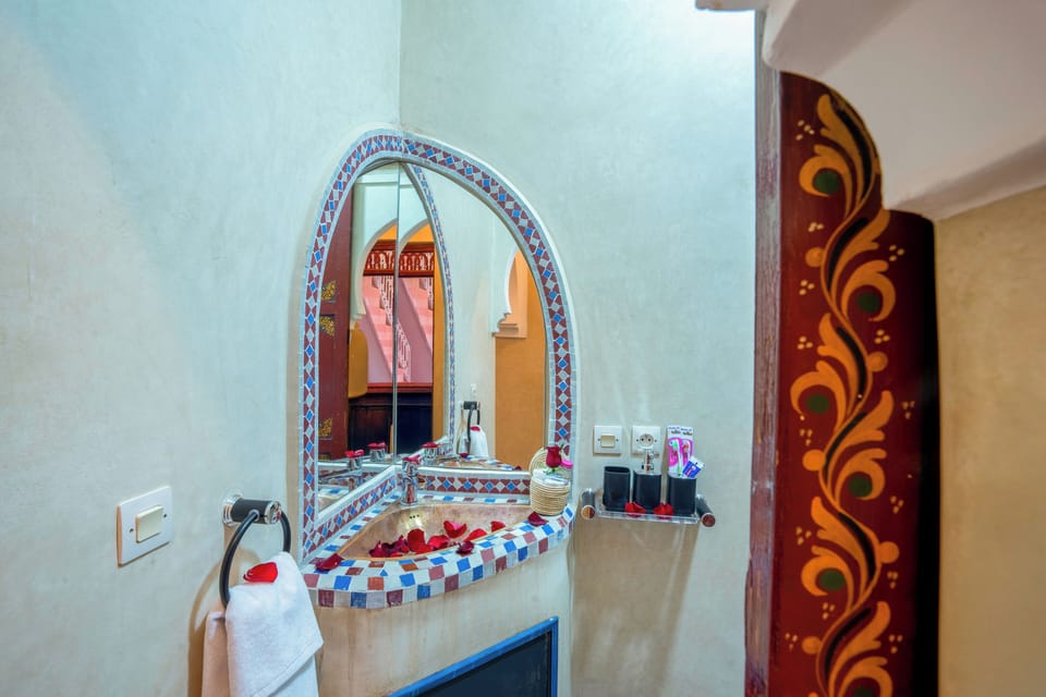 Double Room, Patio | Desk, laptop workspace, iron/ironing board, free WiFi