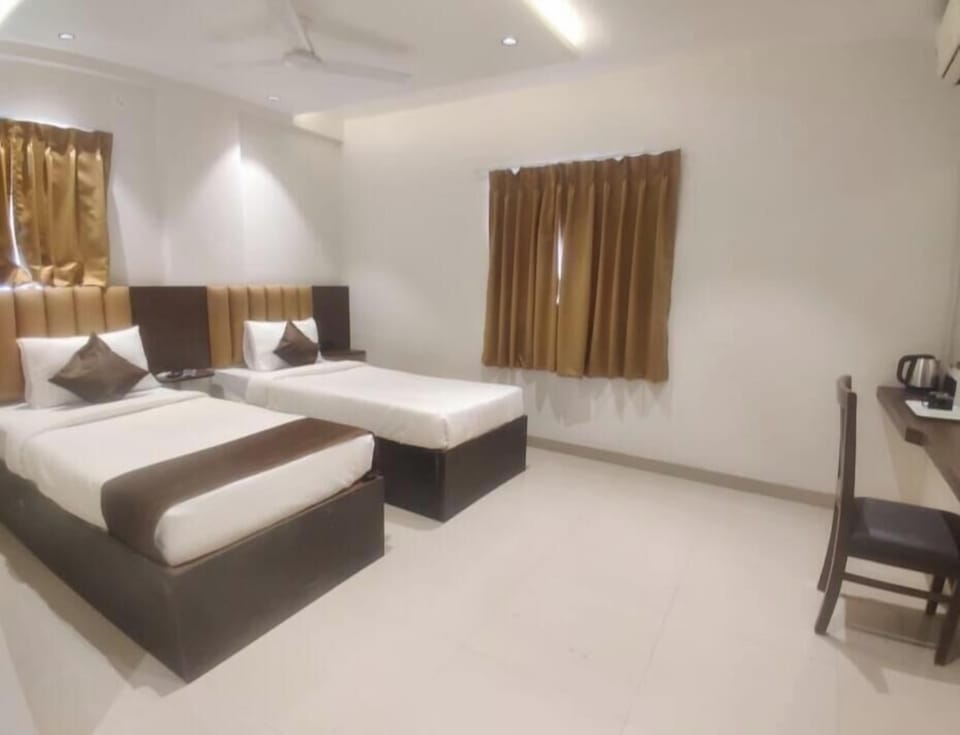 Twin Room | Iron/ironing board, free WiFi